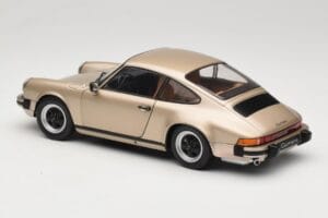 Porsche 911 Carrera 3.2 Bronze Solido 1:18 S1802602 Métal Moulé — image 7 sur 8