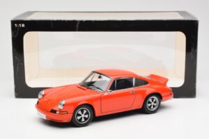 Porsche 911 Carrera RS 2.7 Orange AUTOart 1:18 78057 Métal Moulé — image 8 sur 8