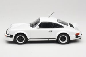Porsche 911 SC GT Race Version IXO 1:18 18CMC007 Métal Moulé — image 3 sur 6