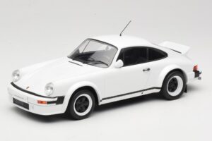 Porsche 911 SC GT Race Version IXO 1:18 18CMC007 Métal Moulé