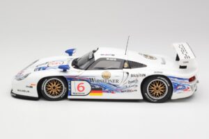 Porsche 911 GT1 #6 T. Boutsen / H-J. Stuck 1997 UT Models 1:18 39720 Métal Moulé — image 4 sur 8