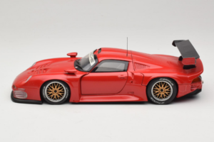 Porsche 911 GT1 Concept Rouge UT Models 1:18 180966625-R1 Métal Moulé — image 4 sur 8