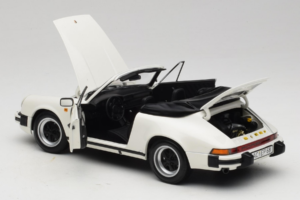Porsche 911 SC Cabriolet Blanc Minichamps 1:18 100063031 Métal Moulé — image 5 sur 8