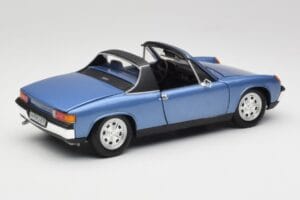 Porsche 914 Bleu Revell 1:18 08975 Métal Moulé — image 3 sur 8