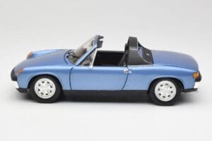 Porsche 914 Bleu Revell 1:18 08975 Métal Moulé — image 4 sur 8