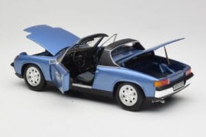 Porsche 914 Bleu Revell 1:18 08975 Métal Moulé — image 5 sur 8