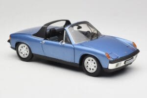 Porsche 914 Bleu Revell 1:18 08975 Métal Moulé — image 6 sur 8