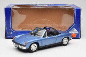 Porsche 914 Bleu Revell 1:18 08975 Métal Moulé — image 8 sur 8