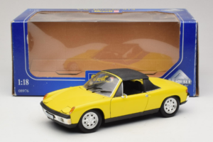 Porsche 914 Jaune Revell 1:18 8976 Métal Moulé — image 8 sur 8