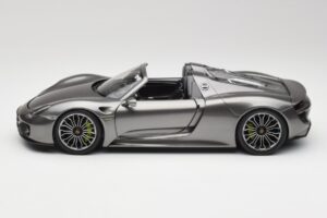Porsche 918 Spyder Liquid Metal Argent Minichamps 1:18 110062430 Métal Moulé — image 4 sur 8
