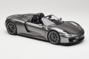 Porsche 918 Spyder Liquid Metal Argent Minichamps 1:18 110062430 Métal Moulé — image 6 sur 8