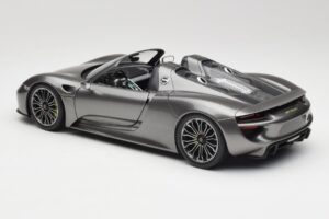 Porsche 918 Spyder Liquid Metal Argent Minichamps 1:18 110062430 Métal Moulé — image 7 sur 8