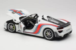 Porsche 918 Spyder Weissach Package Martini Minichamps 1:18 110062440 Métal Moulé — image 5 sur 8