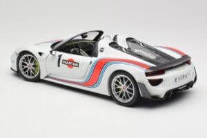 Porsche 918 Spyder Weissach Package Martini Minichamps 1:18 110062440 Métal Moulé — image 7 sur 8