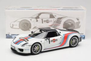 Porsche 918 Spyder Weissach Package Martini Minichamps 1:18 110062440 Métal Moulé — image 8 sur 8