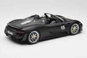 Porsche 918 Spyder Weissach Package Matt Black Minichamps 1:18 110062444 Métal Moulé — image 3 sur 8