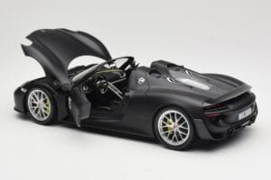 Porsche 918 Spyder Weissach Package Matt Black Minichamps 1:18 110062444 Métal Moulé — image 5 sur 8