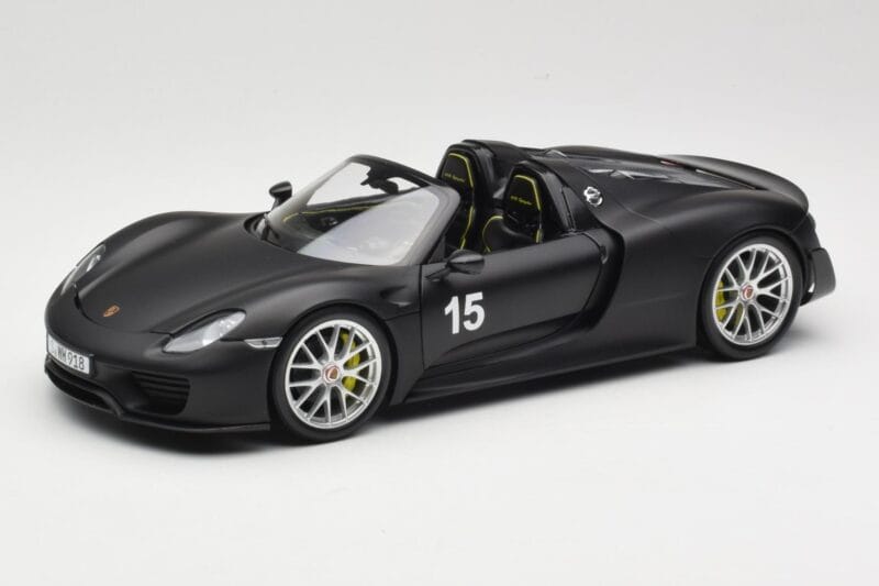 Porsche 918 Spyder Weissach Package Matt Black Minichamps 1:18 110062444 Métal Moulé