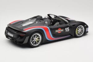 Porsche 918 Spyder Weissach Package Matt Black With Martini Stripes Minichamps 1:18 110062445 Métal Moulé — image 3 sur 8