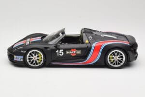 Porsche 918 Spyder Weissach Package Matt Black With Martini Stripes Minichamps 1:18 110062445 Métal Moulé — image 4 sur 8