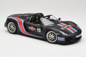 Porsche 918 Spyder Weissach Package Matt Black With Martini Stripes Minichamps 1:18 110062445 Métal Moulé — image 6 sur 8