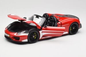 Porsche 918 Spyder Weissach Package Rouge & Rayures Blanches Minichamps 1:18 110062442 Métal Moulé — image 2 sur 9