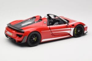 Porsche 918 Spyder Weissach Package Rouge & Rayures Blanches Minichamps 1:18 110062442 Métal Moulé — image 4 sur 9