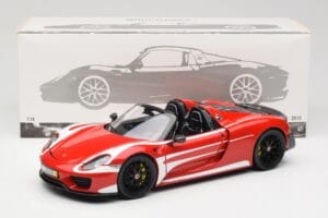 Porsche 918 Spyder Weissach Package Rouge & Rayures Blanches Minichamps 1:18 110062442 Métal Moulé — image 9 sur 9