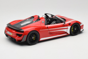 Porsche 918 Spyder Weissach Package Rayures Rouge Blanc Minichamps 1:18 110062442-O1 Métal Moulé — image 3 sur 8