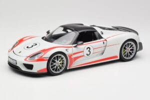Porsche 918 Spyder Weissach Package Salzburg Minichamps 1:18 110062441 Métal Moulé