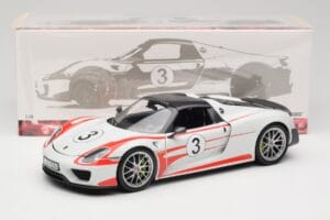 Porsche 918 Spyder Weissach Package Salzburg Minichamps 1:18 110062441 Métal Moulé — image 8 sur 8