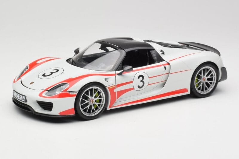 Porsche 918 Spyder Weissach Package Salzburg Minichamps 1:18 110062441 Métal Moulé