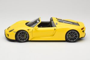Porsche 918 Spyder Jaune Minichamps 1:18 110062434 Métal Moulé — image 4 sur 8