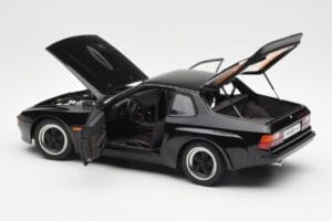 Porsche 924 Carrera GT Noir AUTOart 1:18 78001 Métal Moulé — image 5 sur 8