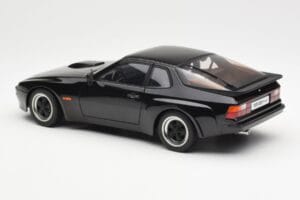 Porsche 924 Carrera GT Noir AUTOart 1:18 78001 Métal Moulé — image 7 sur 8