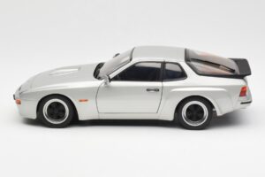 Porsche 924 Carrera GT Diamond Argent AUTOart 1:18 78002 Métal Moulé — image 4 sur 8