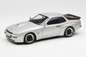Porsche 924 Carrera GT Diamond Argent AUTOart 1:18 78002 Métal Moulé