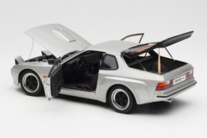 Porsche 924 Carrera GT Diamond Argent AUTOart 1:18 78002 Métal Moulé — image 5 sur 8