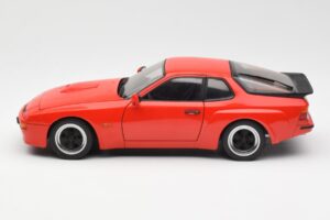 Porsche 924 Carrera GT Guards Rouge AUTOart 1:18 78003 Métal Moulé — image 4 sur 8