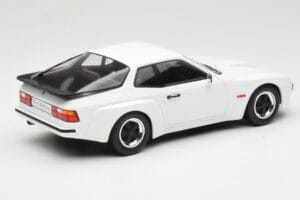 Porsche 924 Carrera GT Blanc MCG 1:18 MCG18197 Métal Moulé — image 2 sur 6