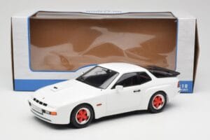 Porsche 924 Carrera GT Blanc & Jantes Rouges MCG 1:18 MCG18303 Métal Moulé — image 6 sur 6
