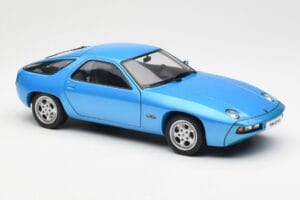 Porsche 928 Bleu AUTOart 1:18 77901 Métal Moulé — image 6 sur 8