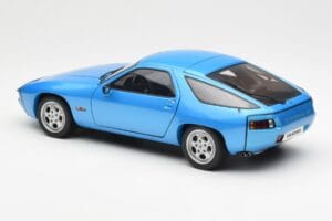 Porsche 928 Bleu AUTOart 1:18 77901 Métal Moulé — image 7 sur 8