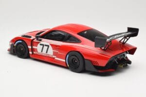 Porsche 935/19 Rouge avec Rayures Blanches Minichamps 1:18 155067577 Métal Moulé — image 5 sur 6