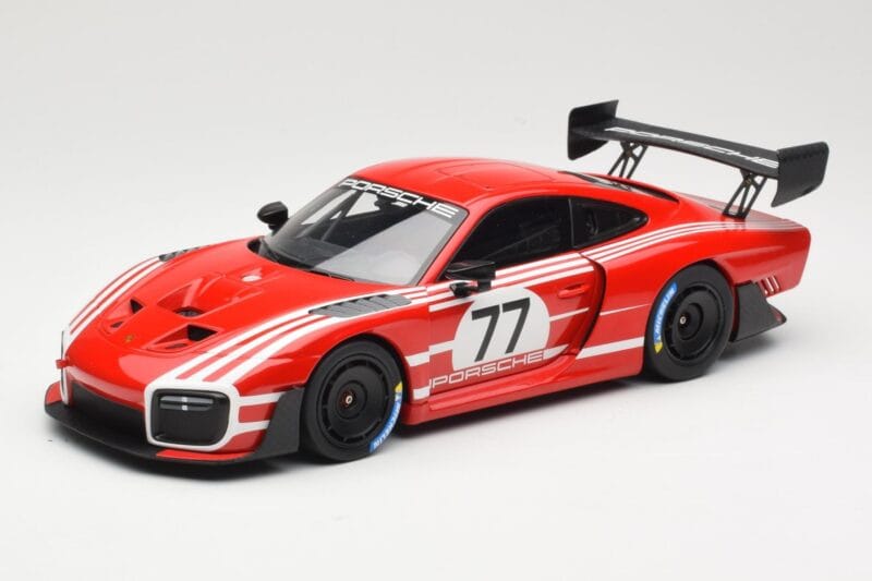 Porsche 935/19 Rouge avec Rayures Blanches Minichamps 1:18 155067577 Métal Moulé