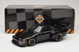 Porsche 935 Turbo Group 5 1976 Exoto 1:18 18101 Métal Moulé — image 8 sur 8