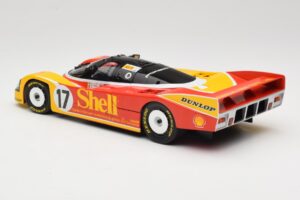 Porsche 962C Group C #17 D. Bell / H-J. Stuck / K. Ludwig 24 Hours of Le Mans 1988 Universal Hobbies 1:18 4704 Métal Moulé — image 7 sur 8