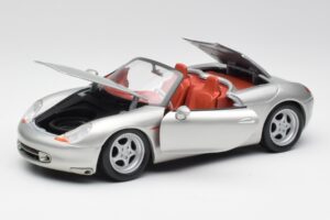 Porsche Boxster 986 Argent Maisto 1:18 37800-M3 Métal Moulé — image 2 sur 8