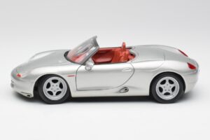 Porsche Boxster 986 Argent Maisto 1:18 37800-M3 Métal Moulé — image 4 sur 8