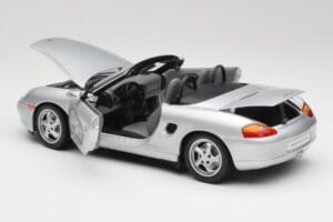 Porsche Boxster 986 Cabriolet Arctic Argent Métallisé UT Models 1:18 27852 Métal Moulé — image 5 sur 8